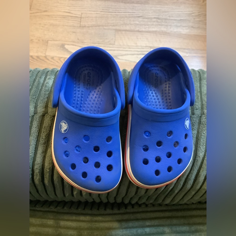 Blue Crocs crocband size C5